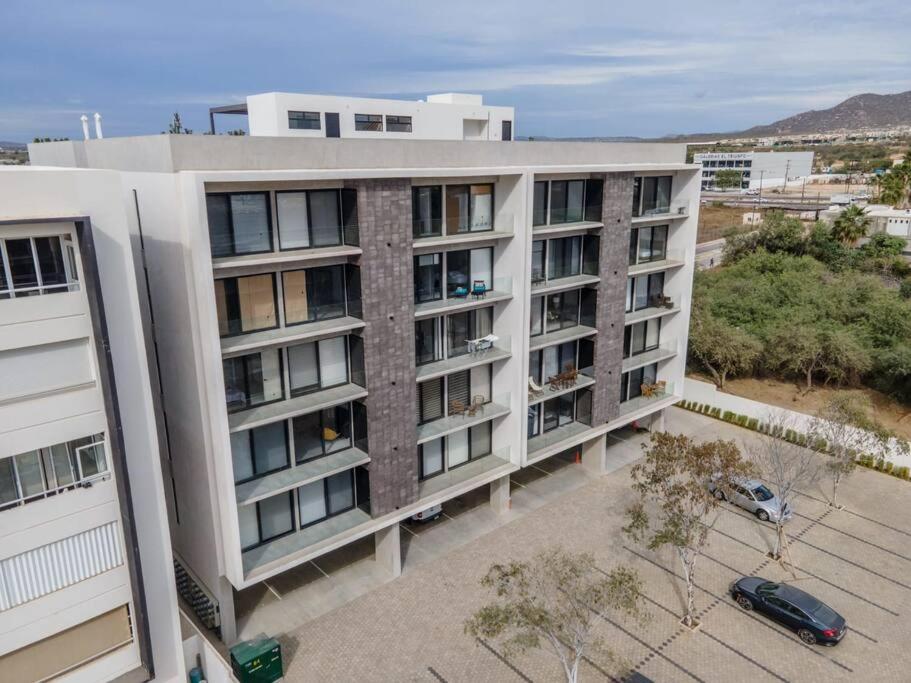 Endless Summer - 2Bed 2Bath Condo - Seasonly Heated Pool with Ocean Views - 5min walk to Beach - Fibre Internet - Sleeps 6 view 4