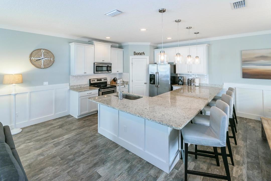 Near Mayo Clinic 2 Blocks From Ocean 4 Bedroom Pet Friendly Home view 4