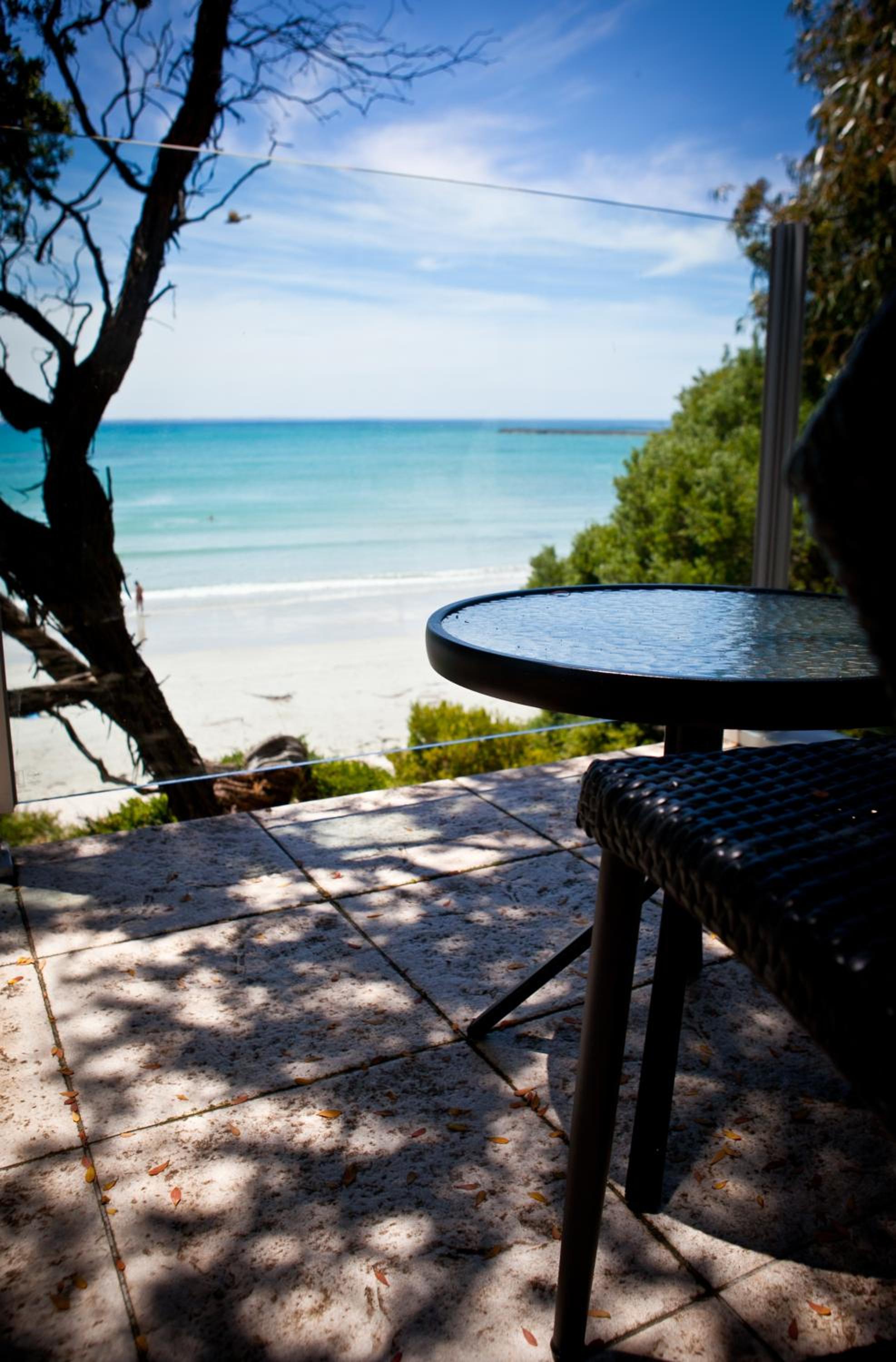 Battery Cove Beach Front Apartment