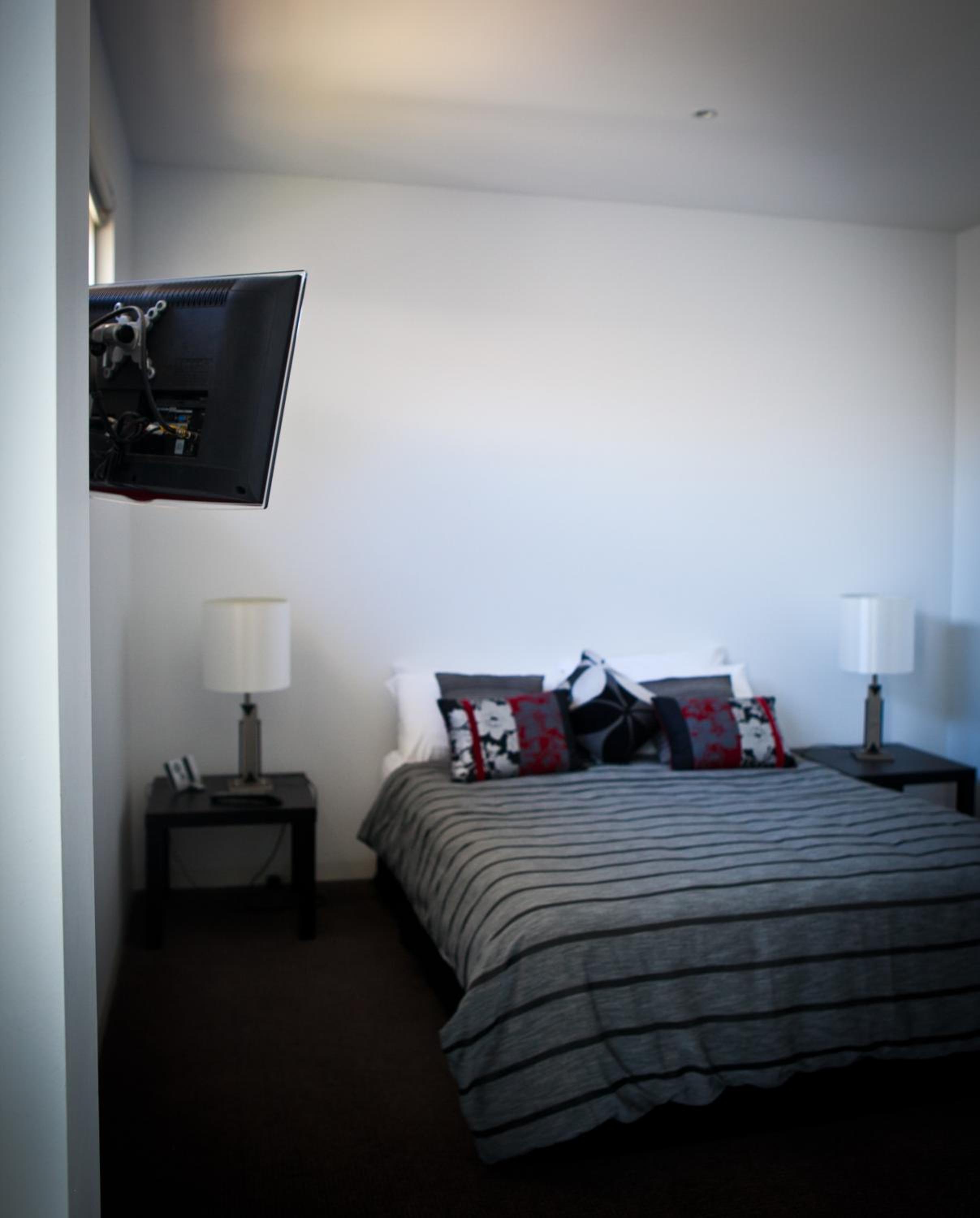 Battery Cove Beach Front Apartment