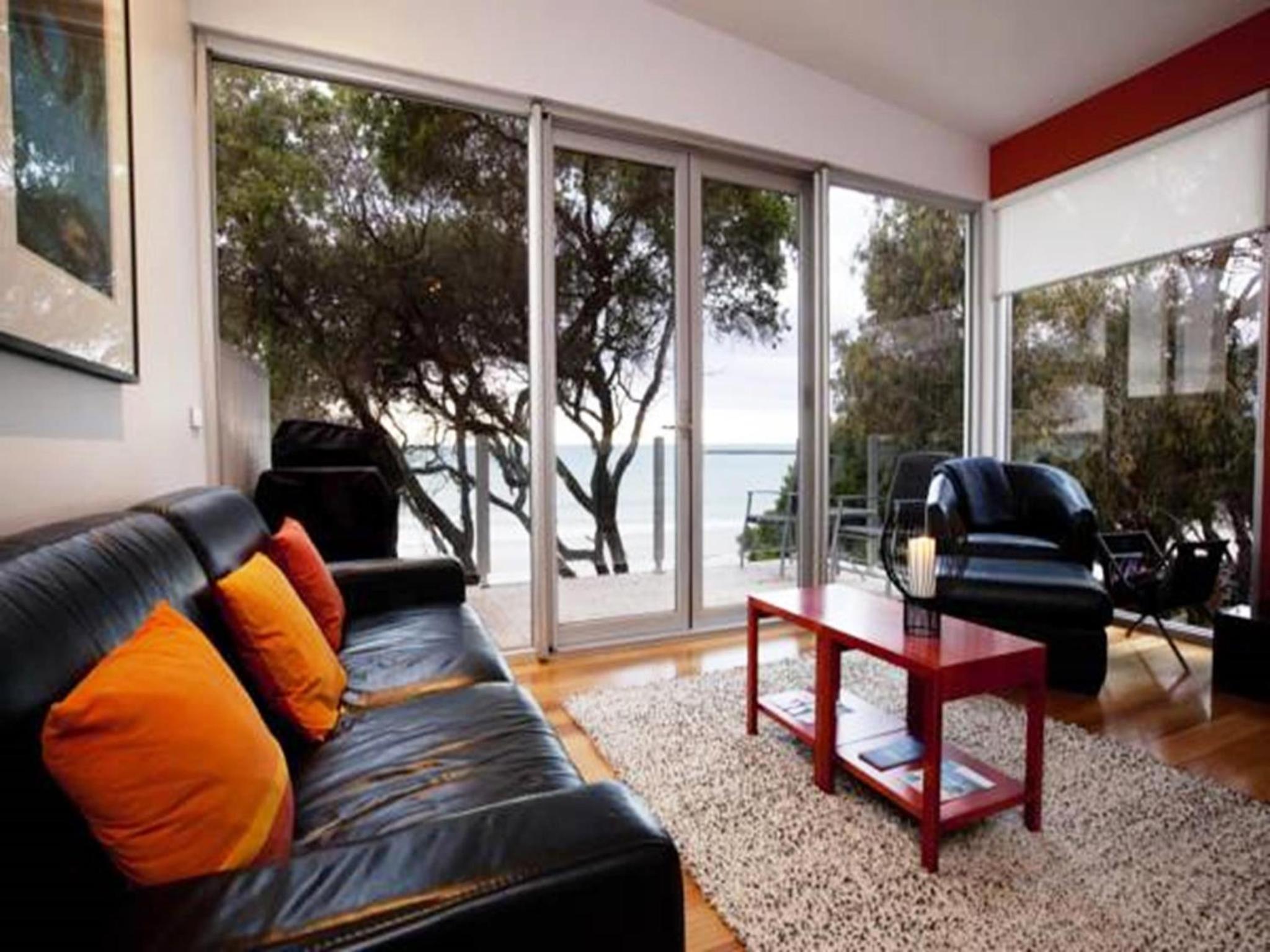 Battery Cove Beach Front Apartment