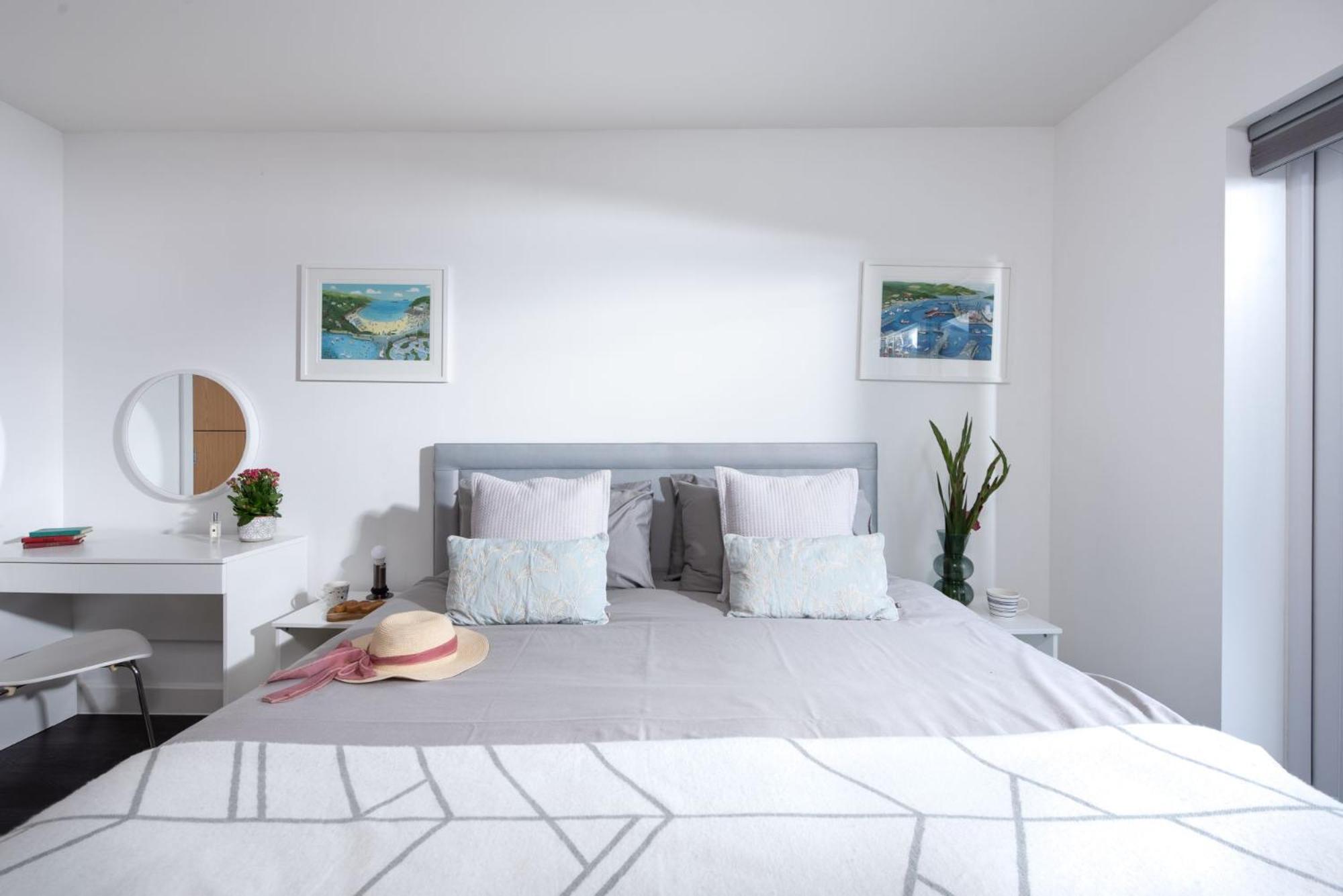 Swanpool View - Walk to Beach - Free WiFi & Parking - Sea & Lake Views view 5