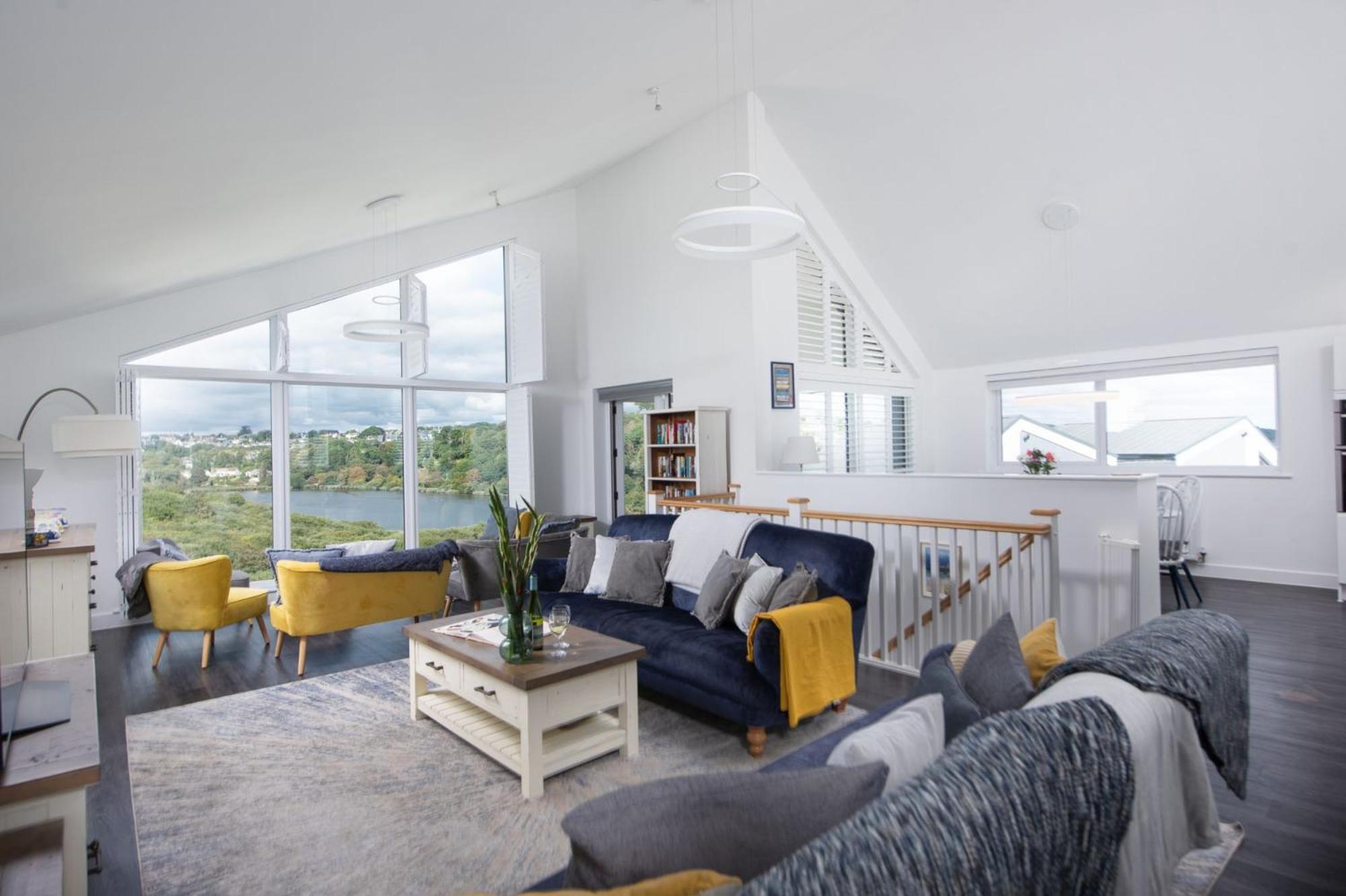Swanpool View - Walk to Beach - Free WiFi & Parking - Sea & Lake Views view 4