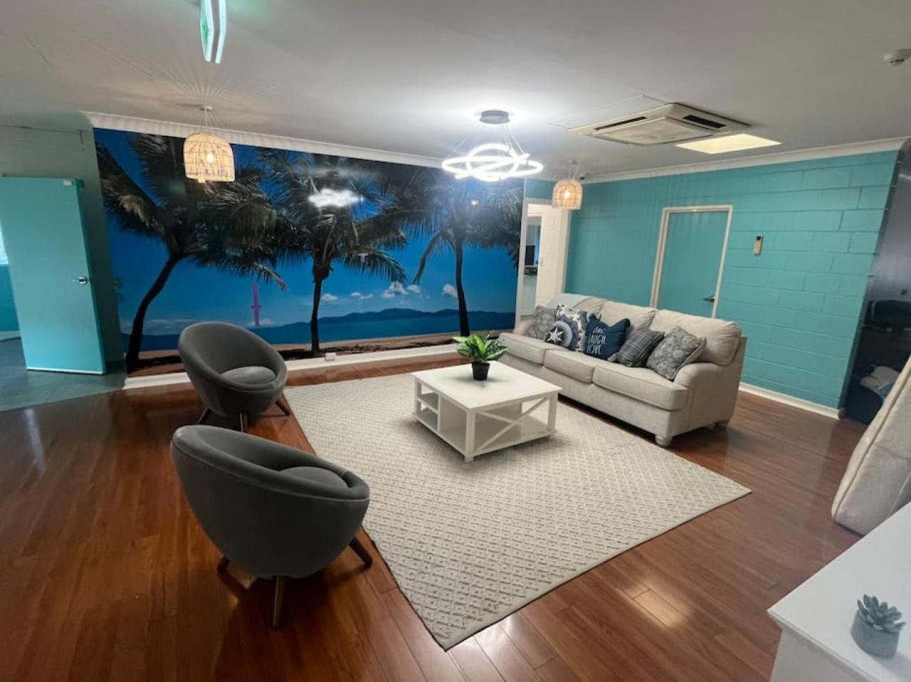 Seaside Lodge Hostel Townsville- right next to coles, 2 mins walk to strand & CBD- Passport required