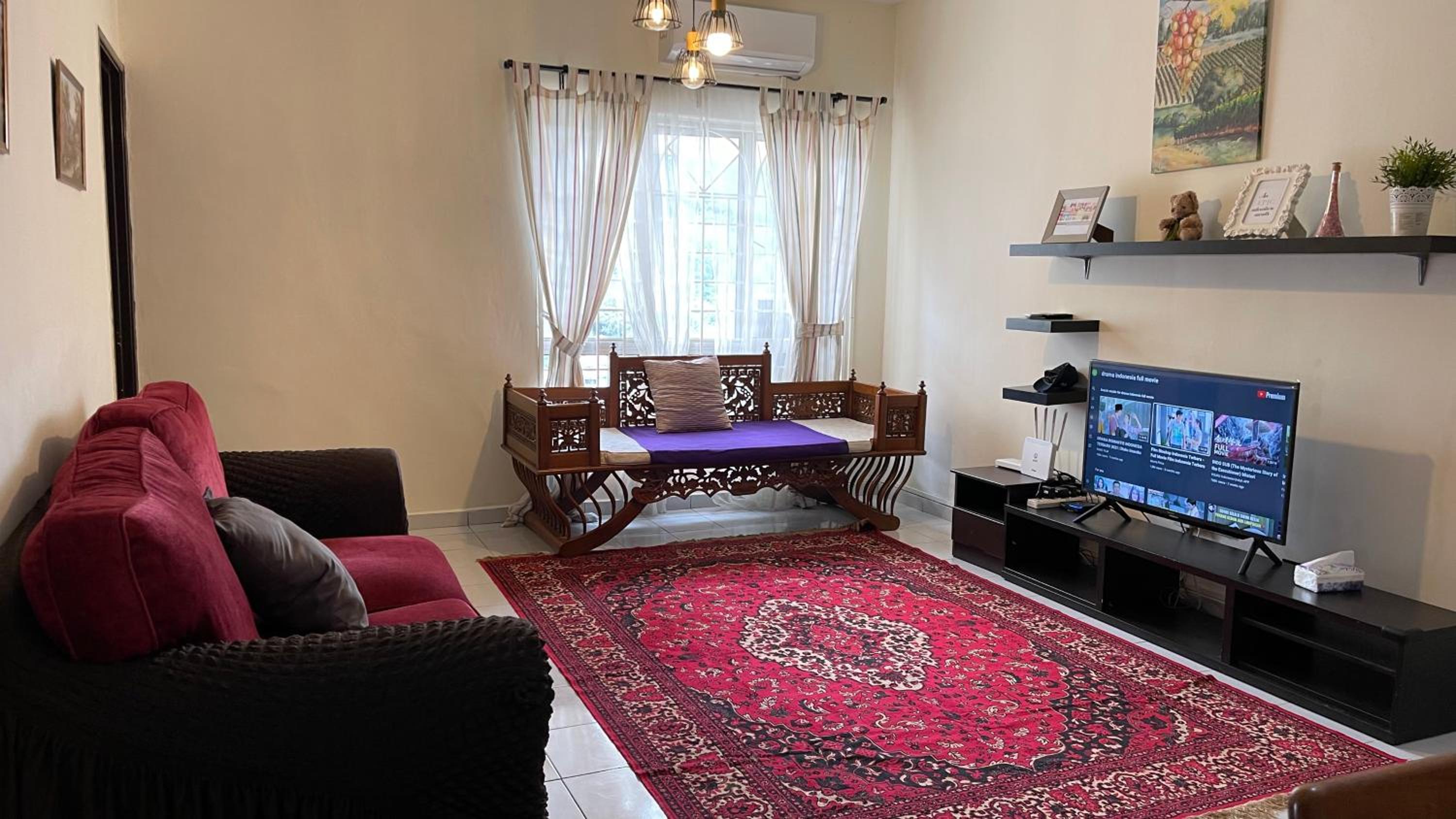 Little Cosy House at14