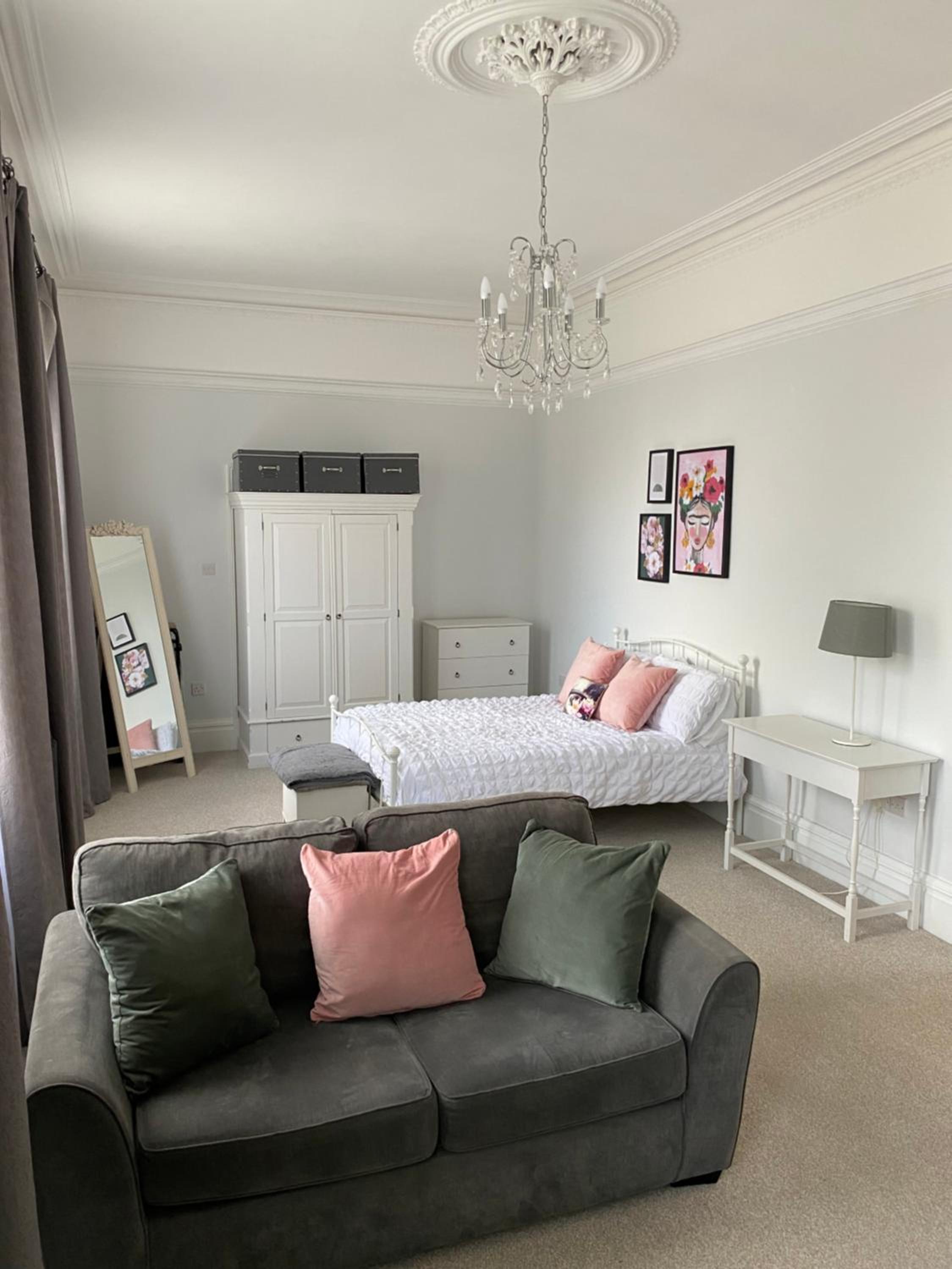 The Hole in the Wall, Midsomer Norton, Nr Bath & Longleat