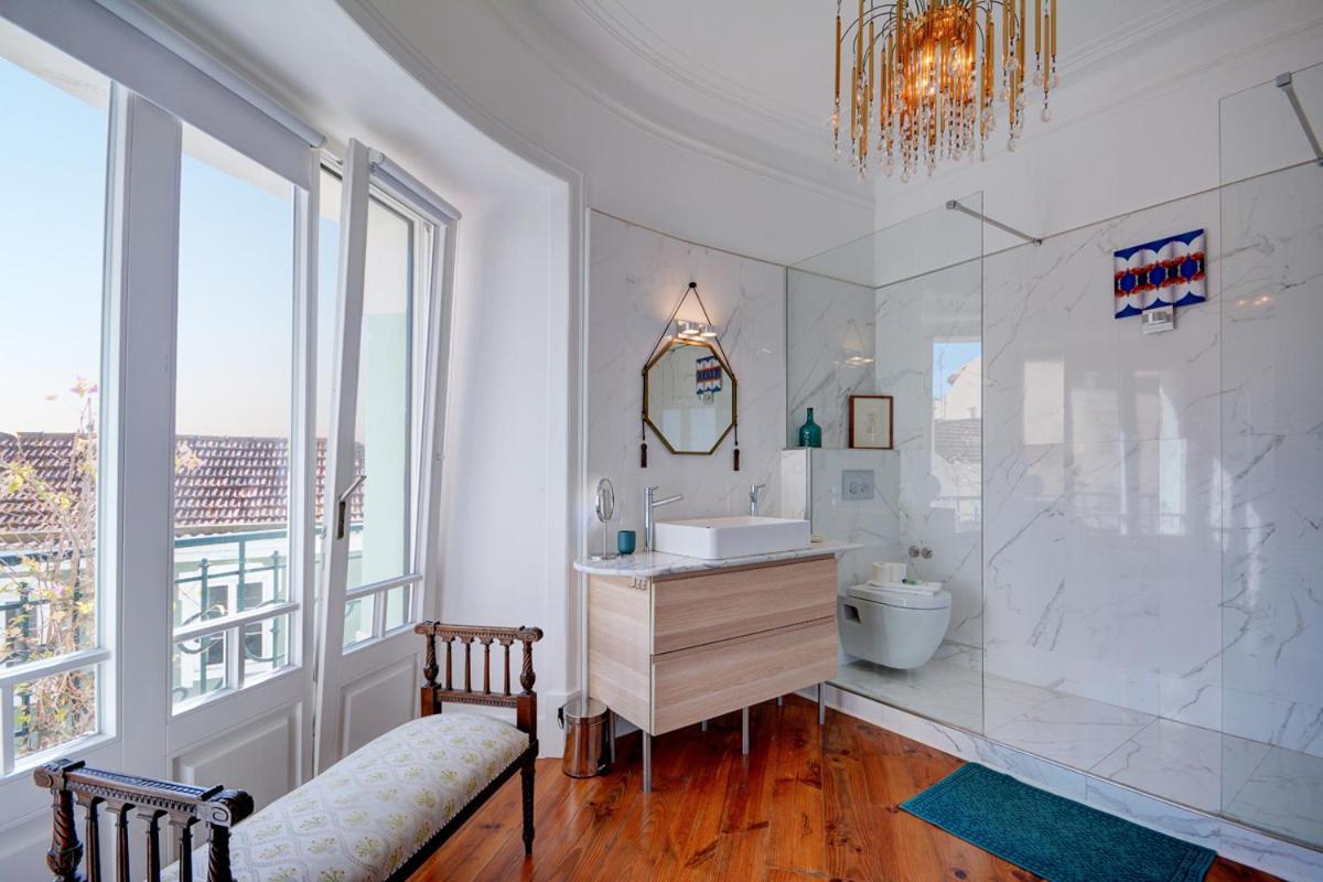 Magnificent Lisbon Apartment by LovelyStay