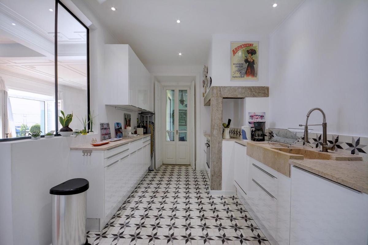 Magnificent Lisbon Apartment by LovelyStay
