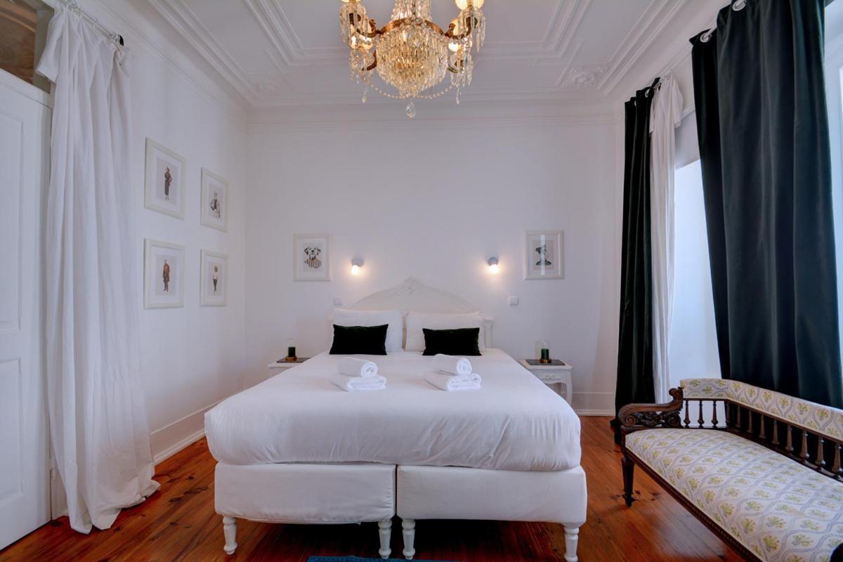 Magnificent Lisbon Apartment by LovelyStay