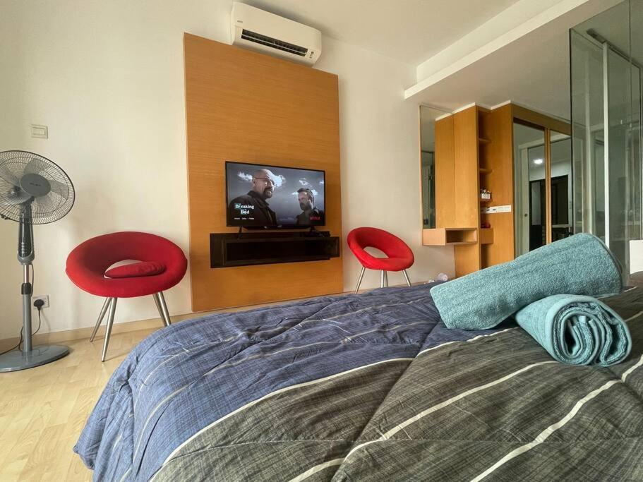 Cozy Home with Private Jacuzzi at KL City 806
