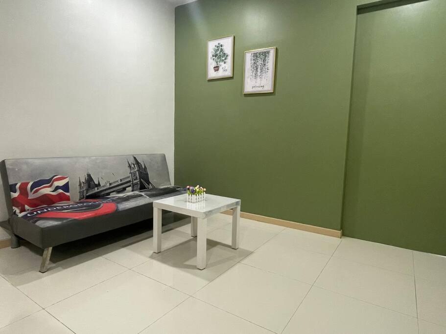 Cozy Home with Private Jacuzzi at KL City 806