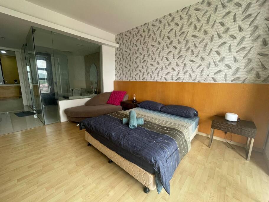 Cozy Home with Private Jacuzzi at KL City 806