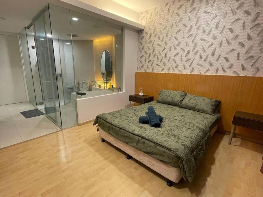 Staycation with Private Jacuzzi @ KL Downtown 1711