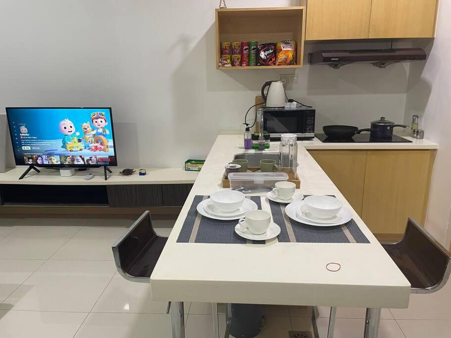 Staycation with Private Jacuzzi @ KL Downtown 1711