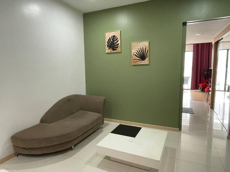 Staycation with Private Jacuzzi @ KL Downtown 1711