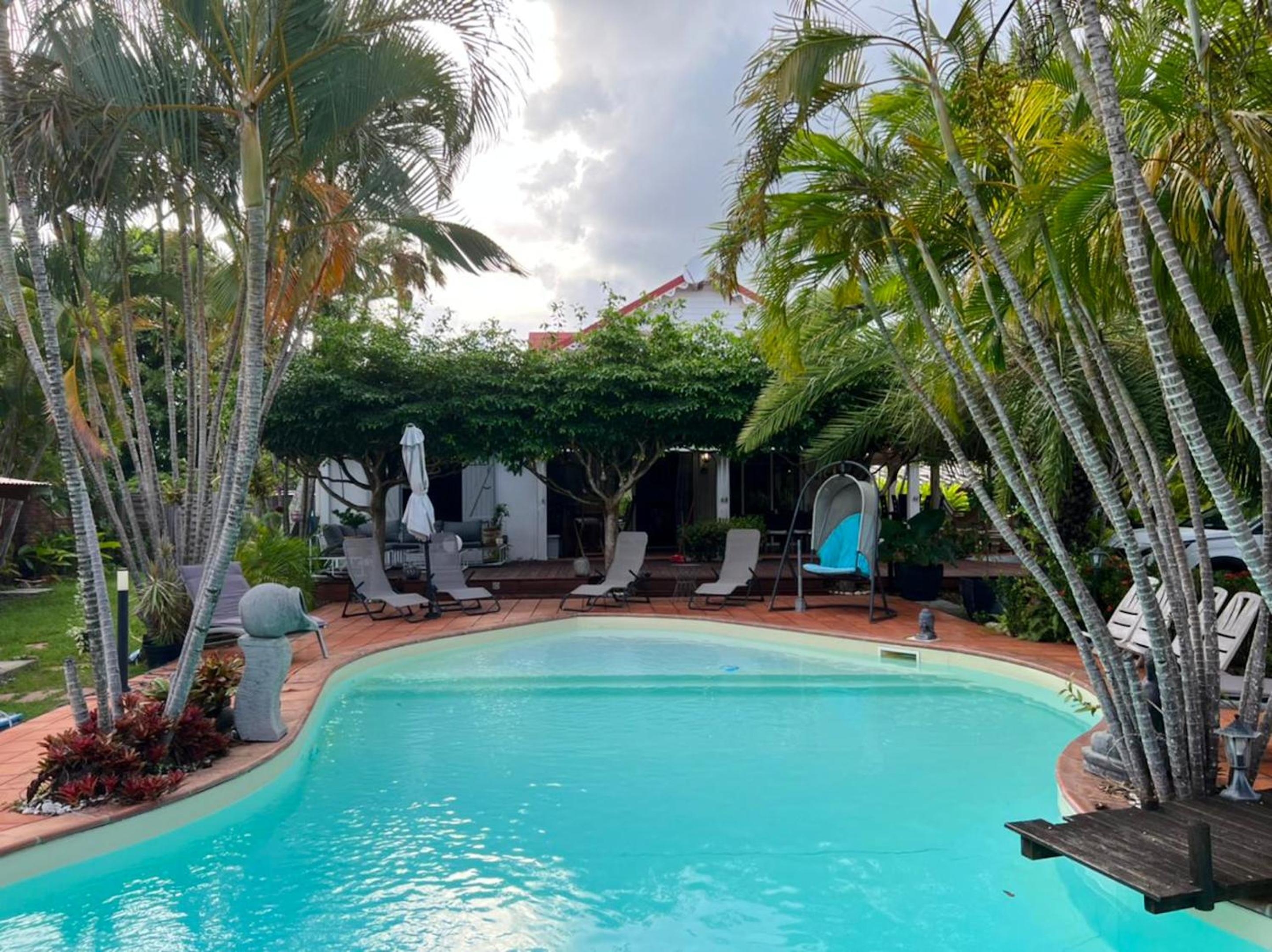 Villa charmante avec piscine privee a Saint Francois view 5