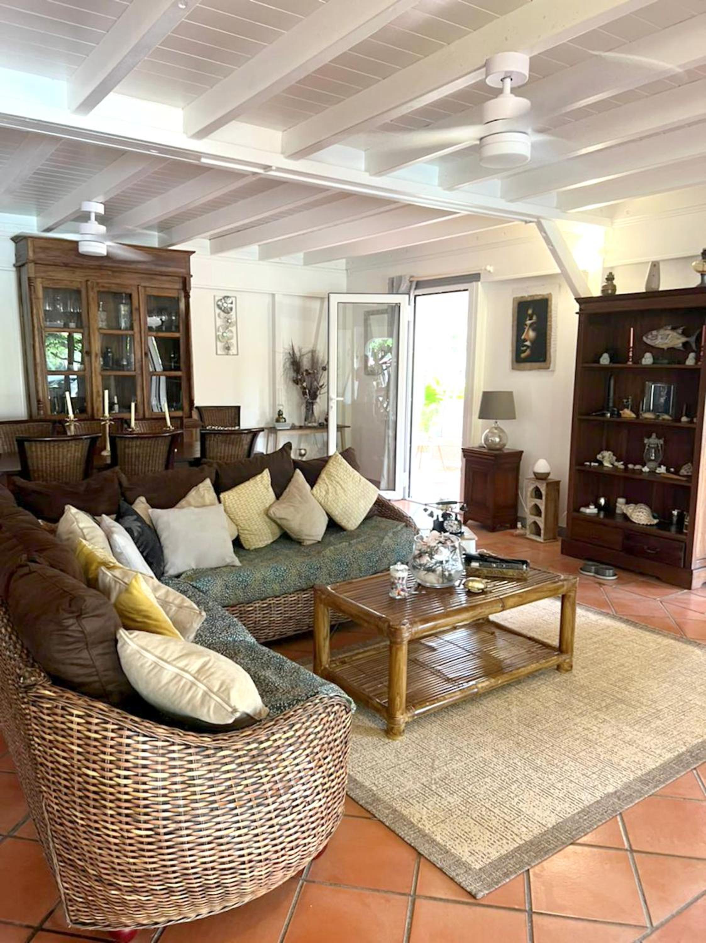 Villa charmante avec piscine privee a Saint Francois view 3