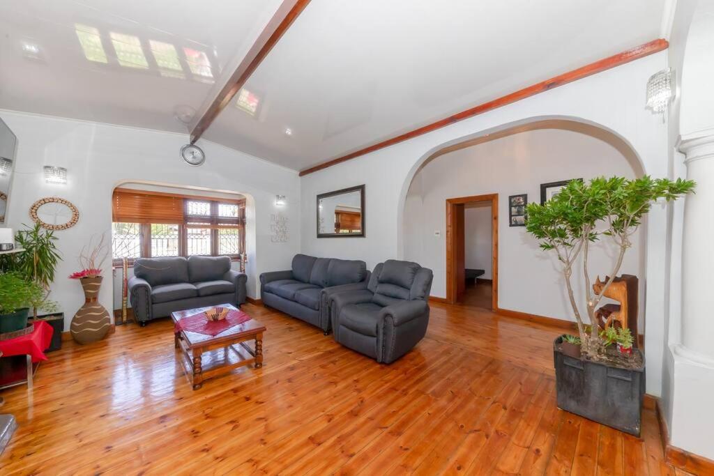Sharods Self-catering Guesthouse