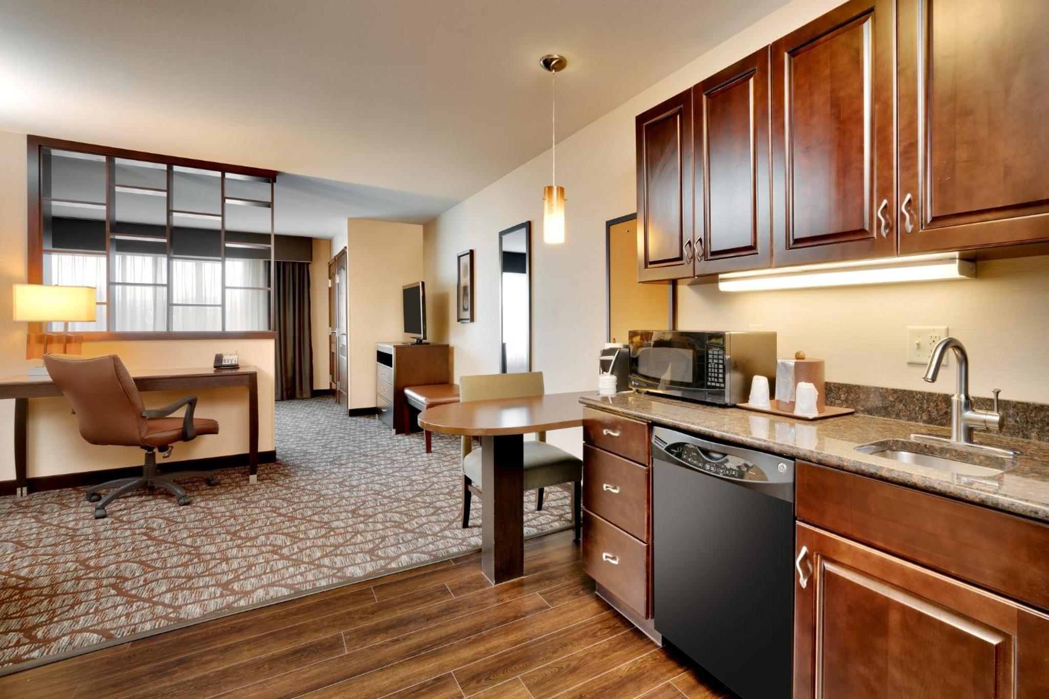 Butte Vacations - Holiday Inn Express Hotel  Suites Butte, an IHG Hotel - Property Image 12