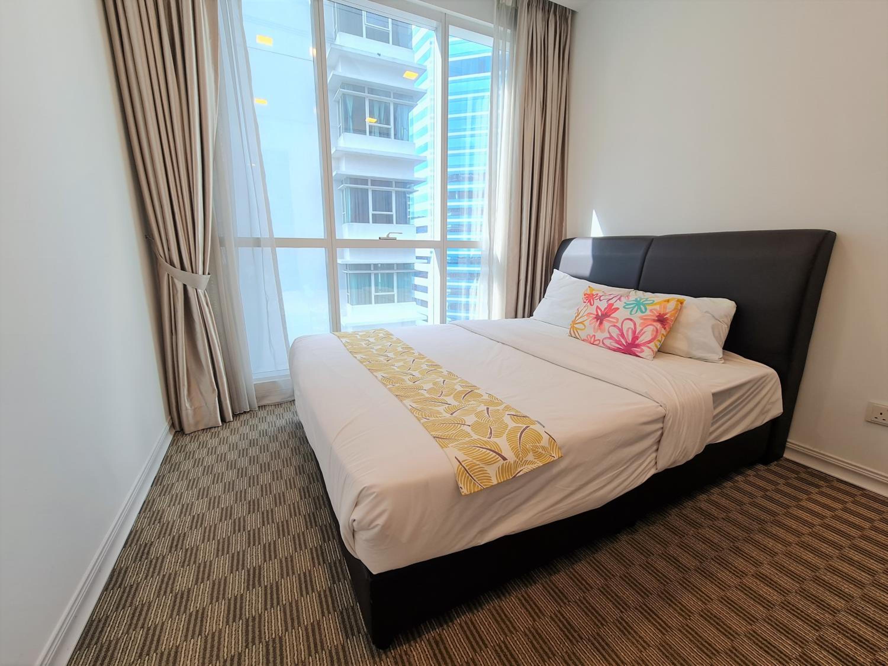 KLCC Binjai 8 Premium Soho Apartment by Sarah's Lodge