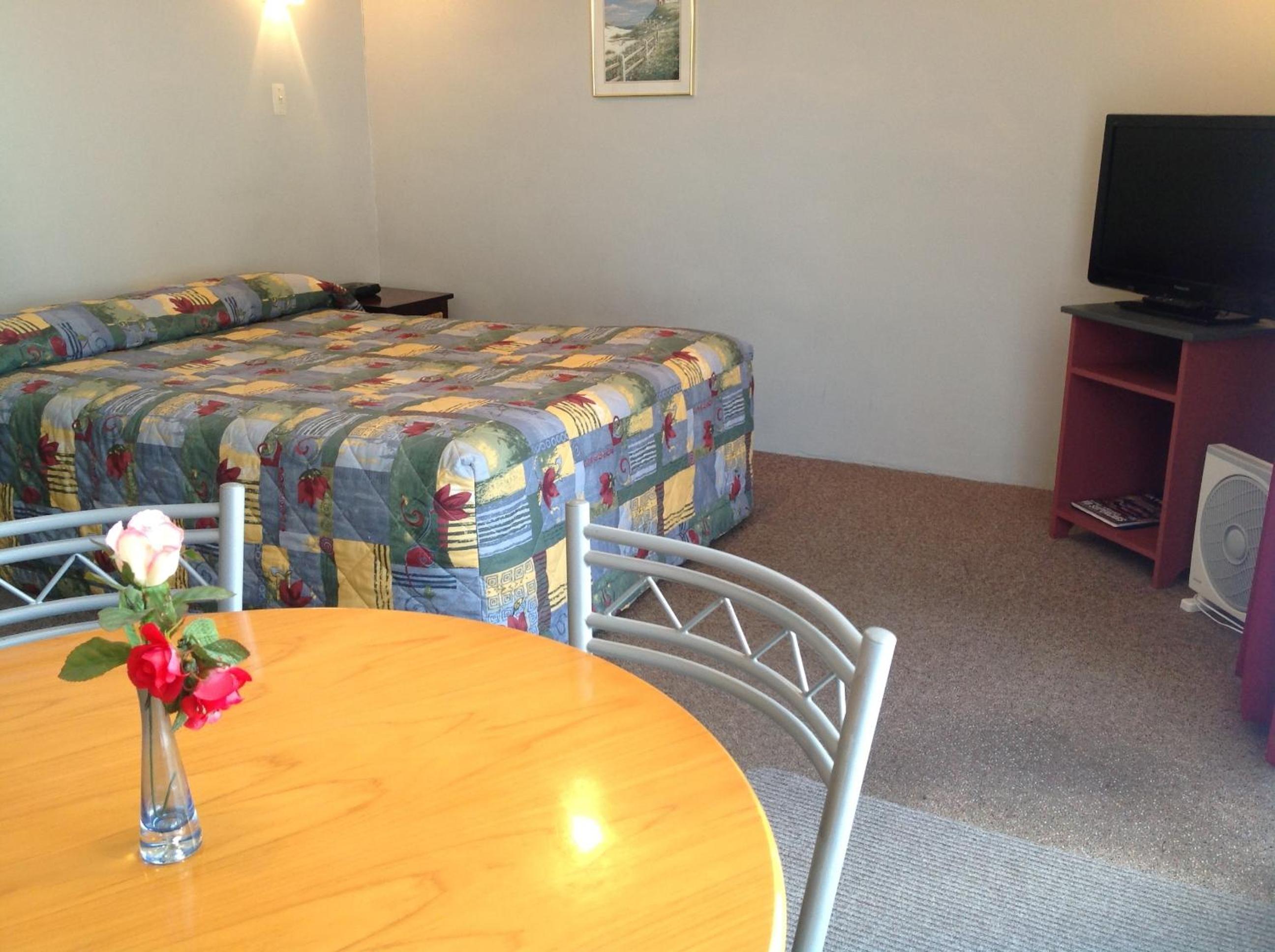Camberley Court Motel