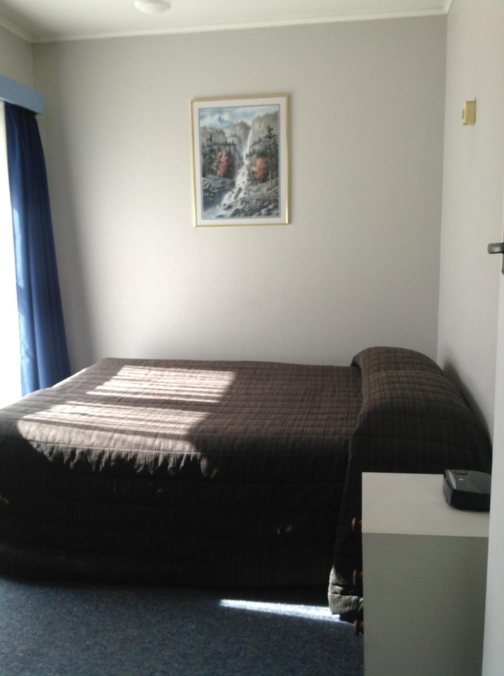 Camberley Court Motel