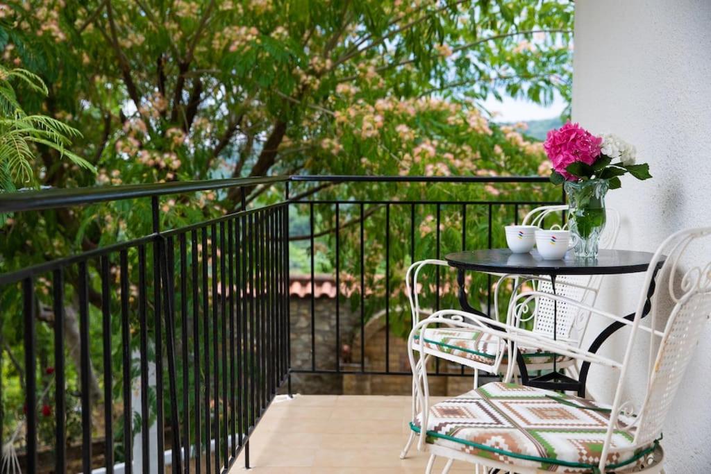 Iria's Cosy Traditional House view 3