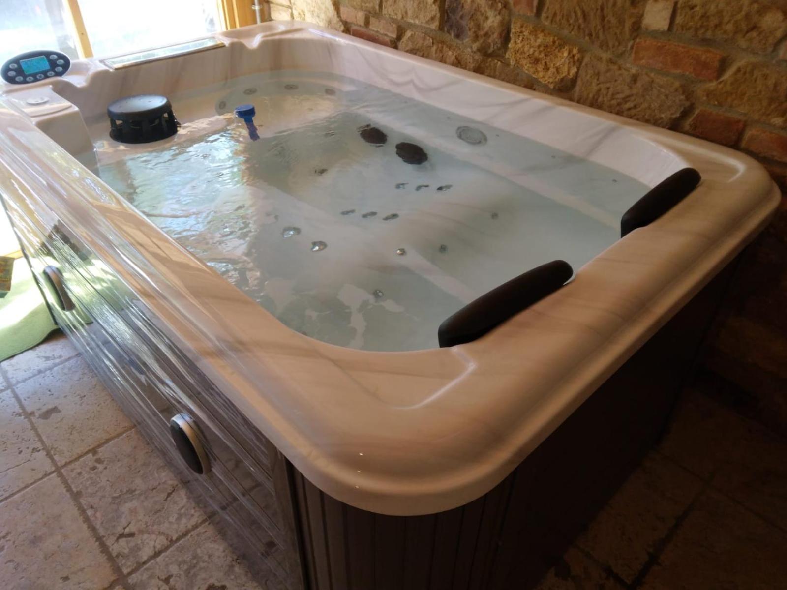Agriturismo Podere Biancospino piscina privata view 5