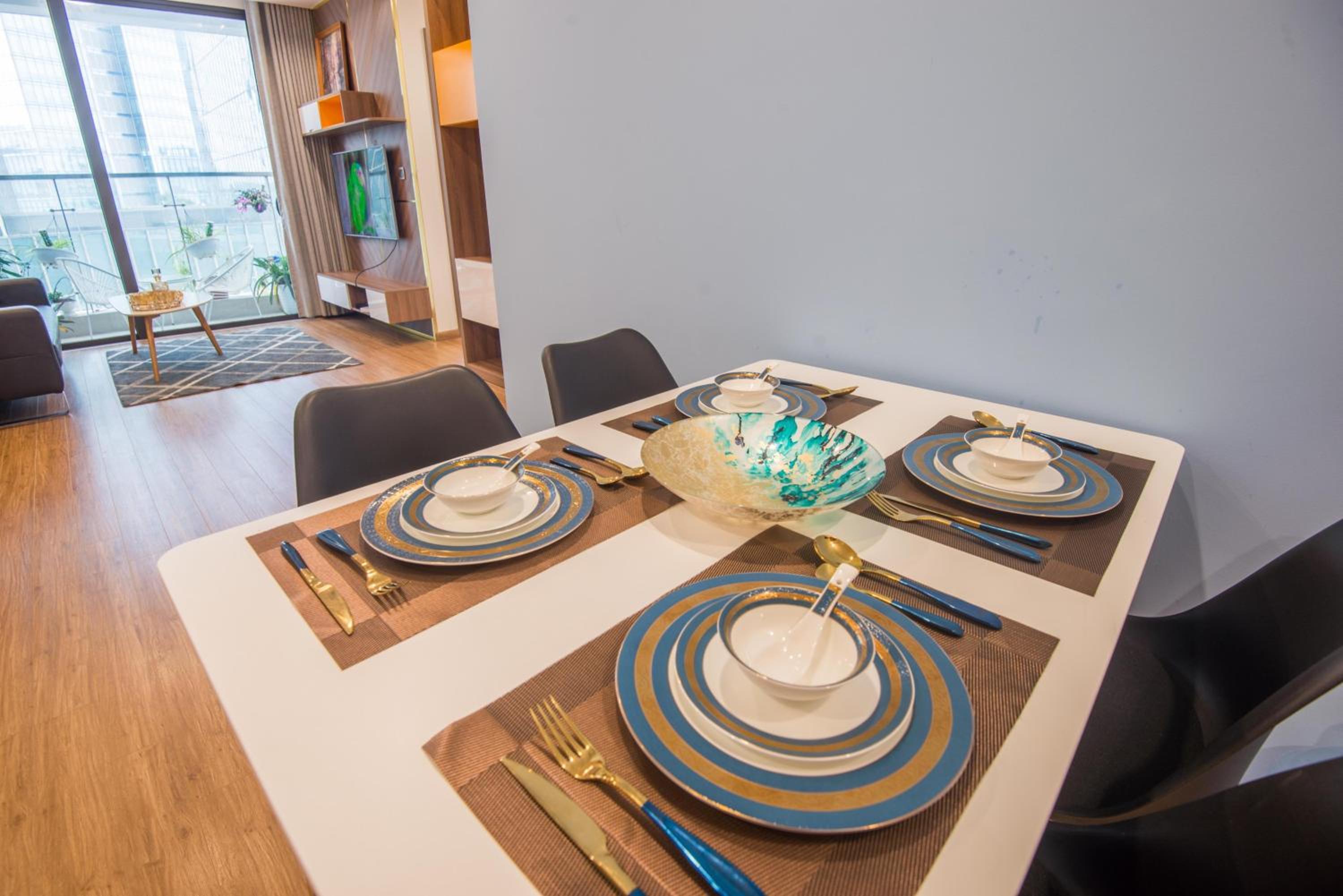 Sunny Vinhome Metropolis Apartment