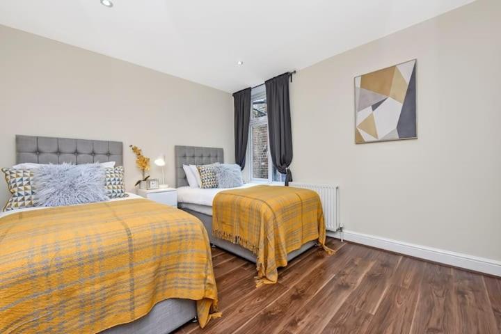 Lovely Family Flat with Excellent Transport Links photo 5