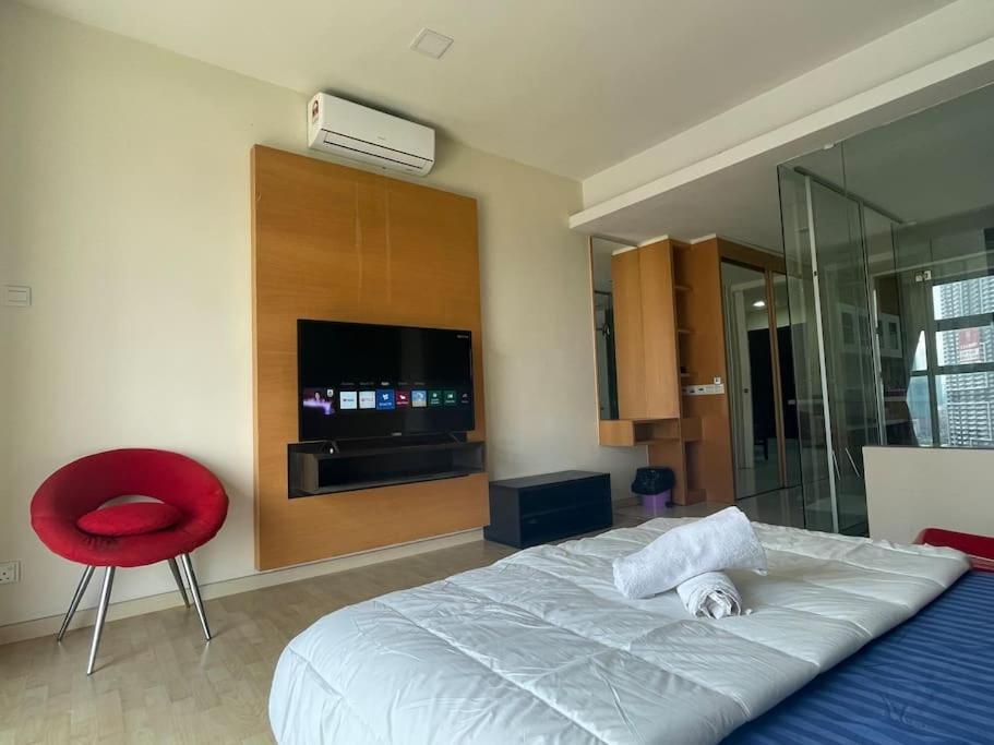 Stylish Romantic Couples Getaway at KL City 1419