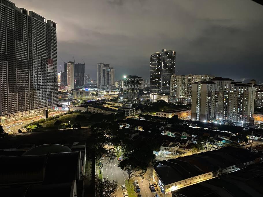 Stylish Romantic Couples Getaway at KL City 1419