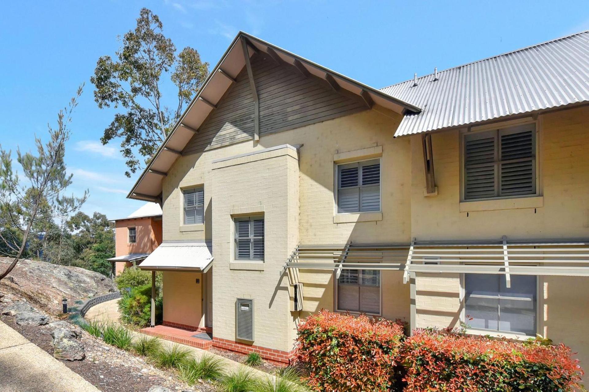 Premium Villa 2br Malvasia at Cypress Lakes - Modernised Comfort