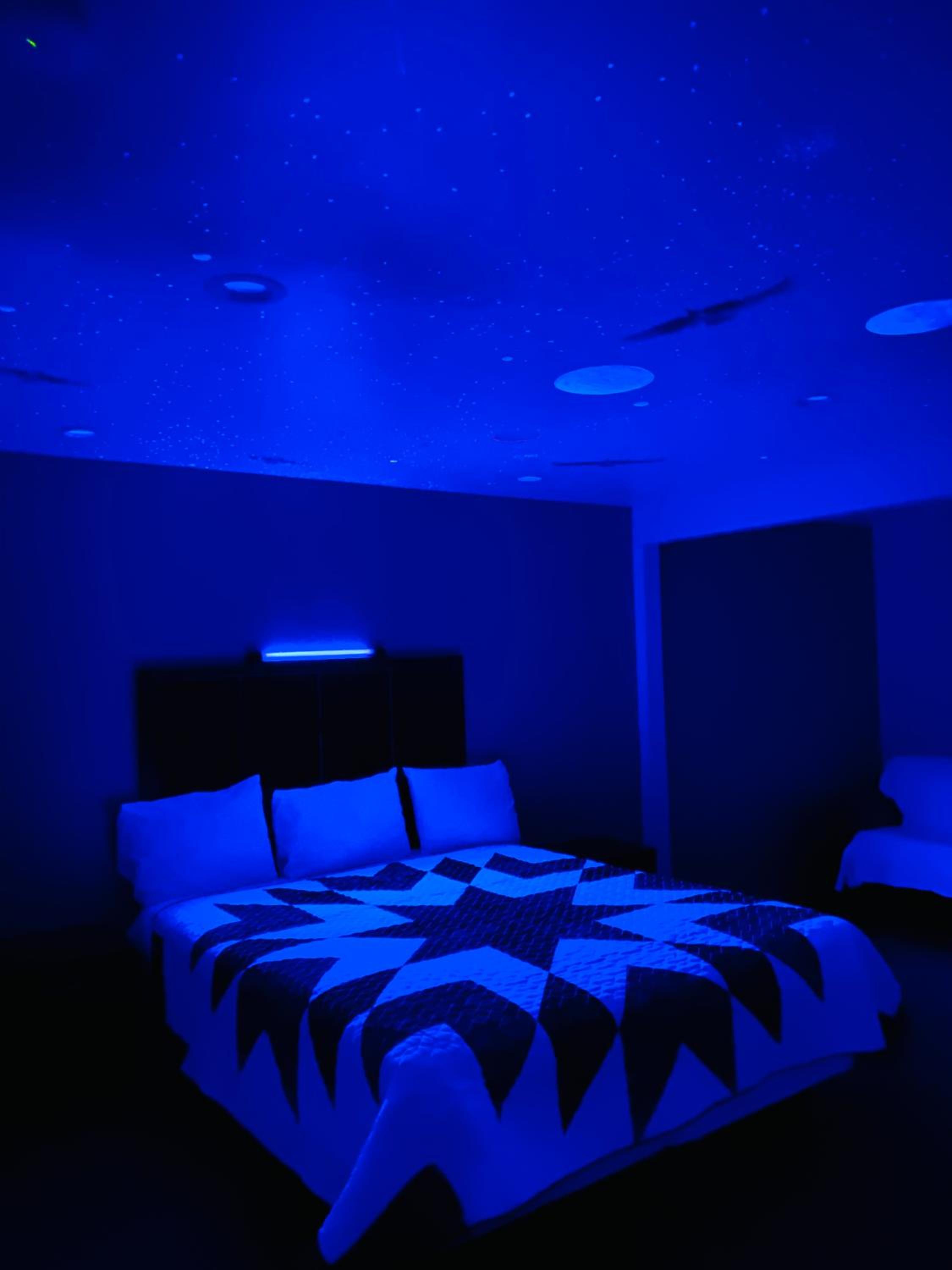 Cozy motel view 4
