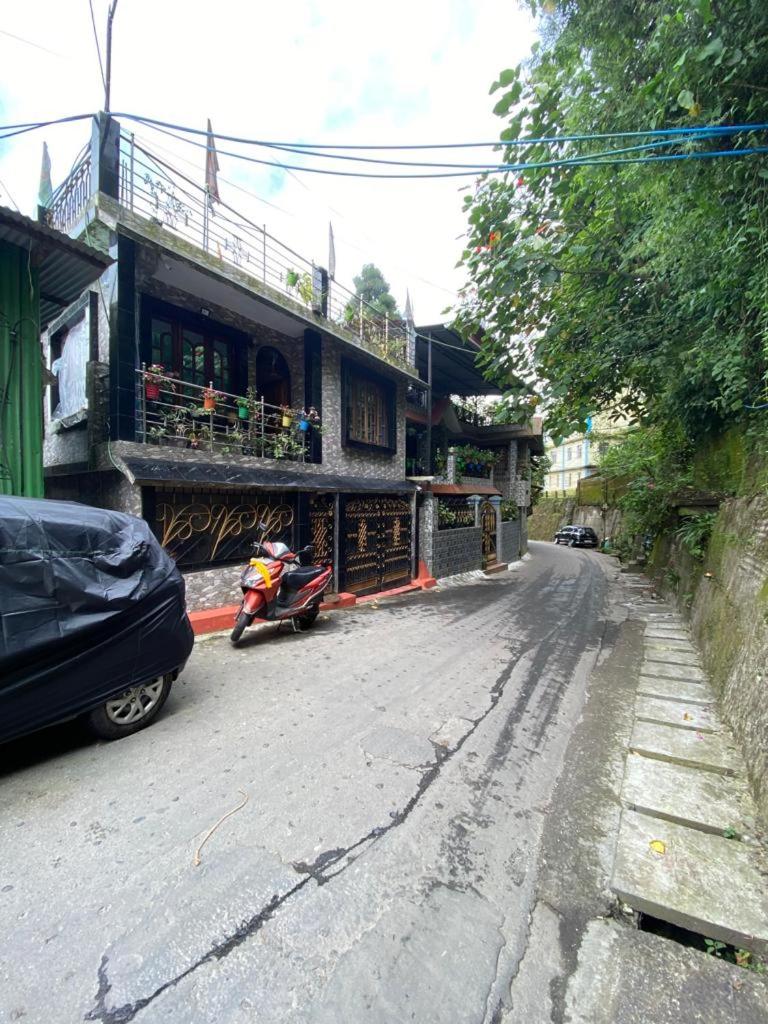 Photo 10