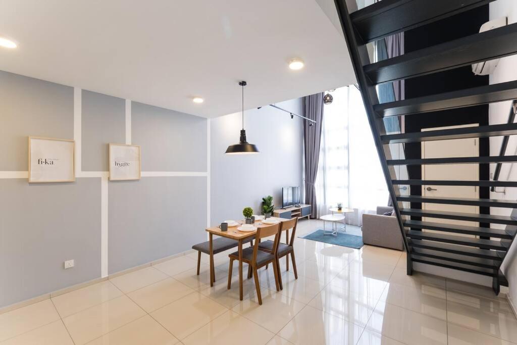 Eko Cheras 3 pax by Feel Home Above Mall