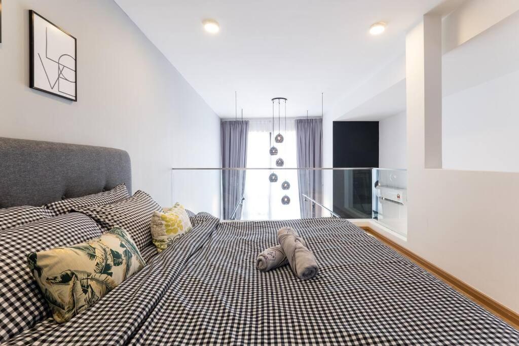 Eko Cheras 3 pax by Feel Home Above Mall