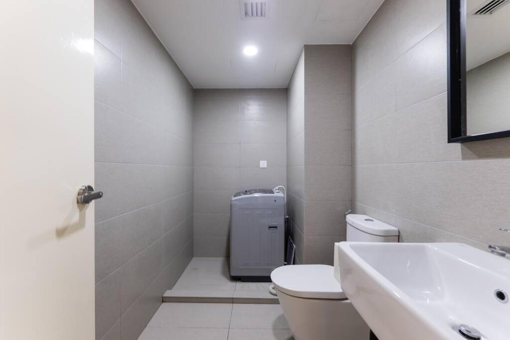 Eko Cheras 3 pax by Feel Home Above Mall
