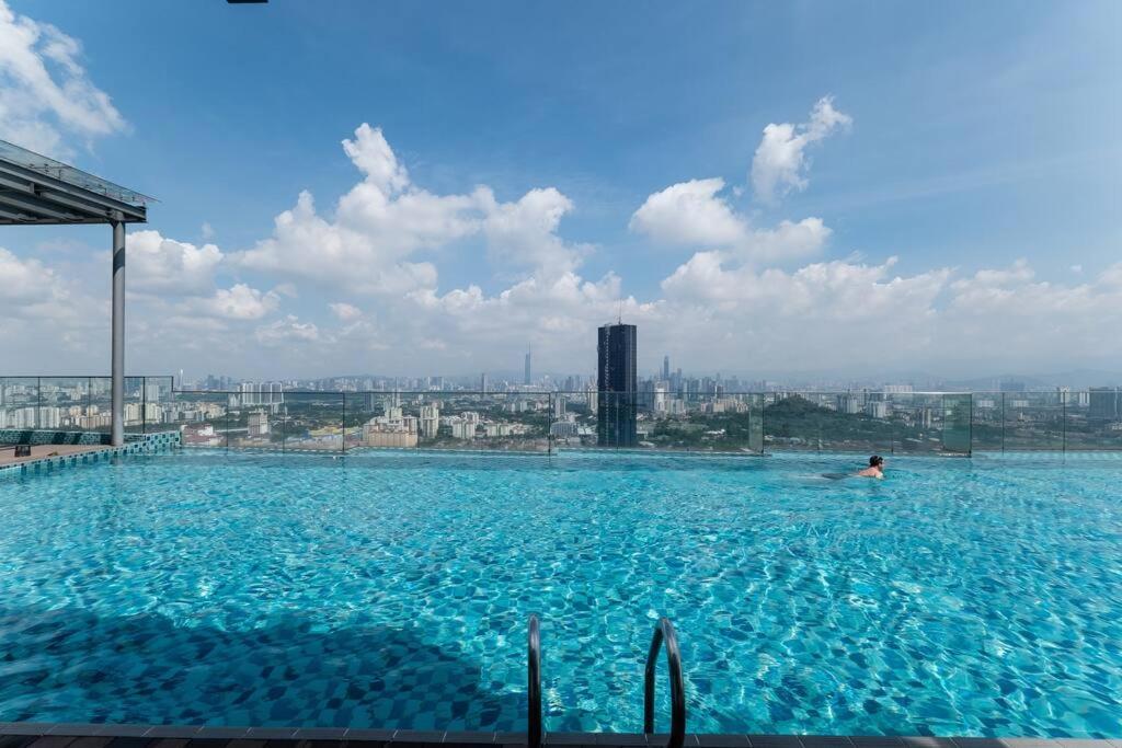 Eko Cheras 3 pax by Feel Home Above Mall