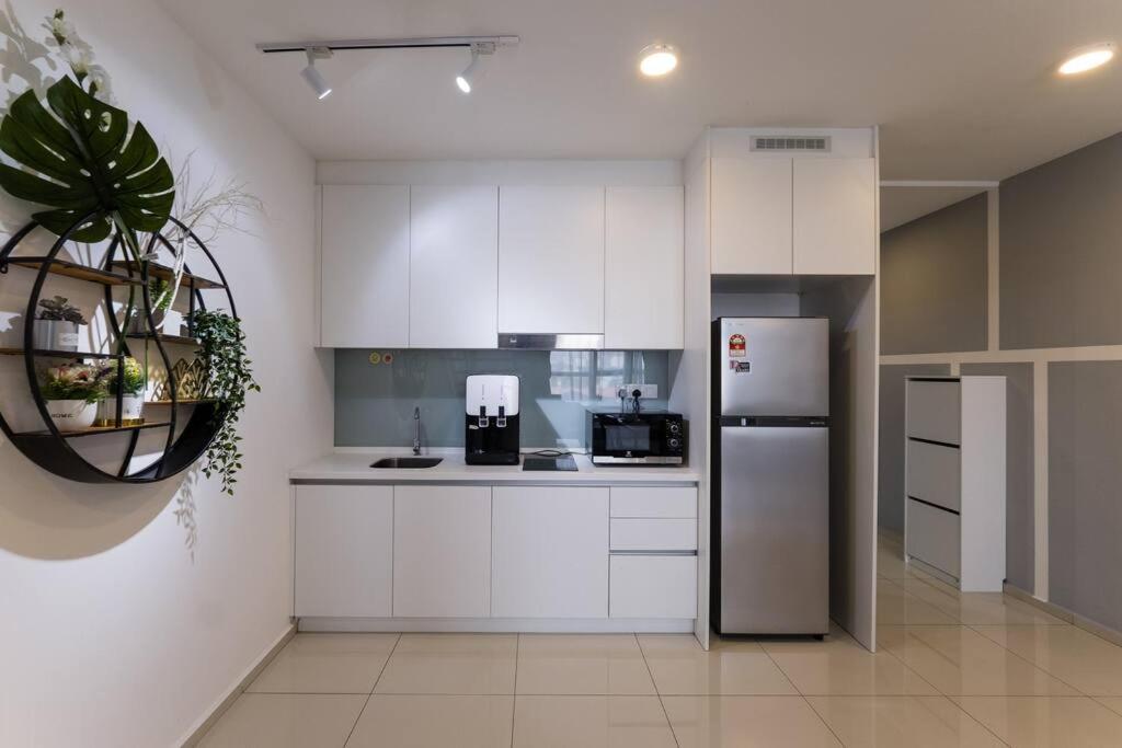 Eko Cheras 3 pax by Feel Home Above Mall