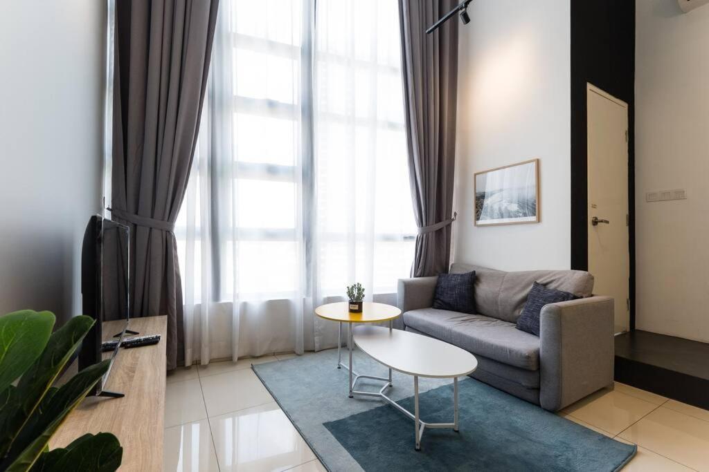 Eko Cheras 3 pax by Feel Home Above Mall