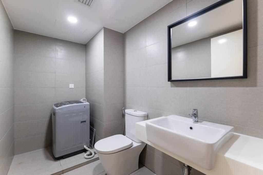 Eko Cheras 3 pax by Feel Home Above Mall