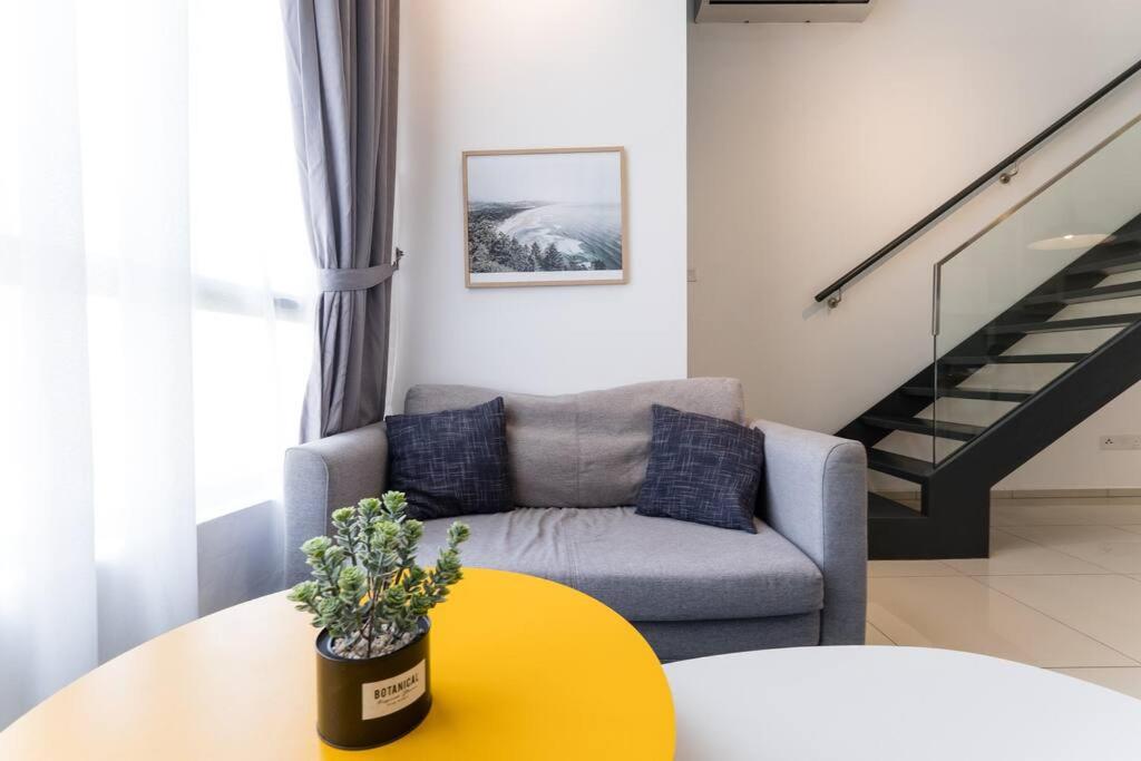 Eko Cheras 3 pax by Feel Home Above Mall
