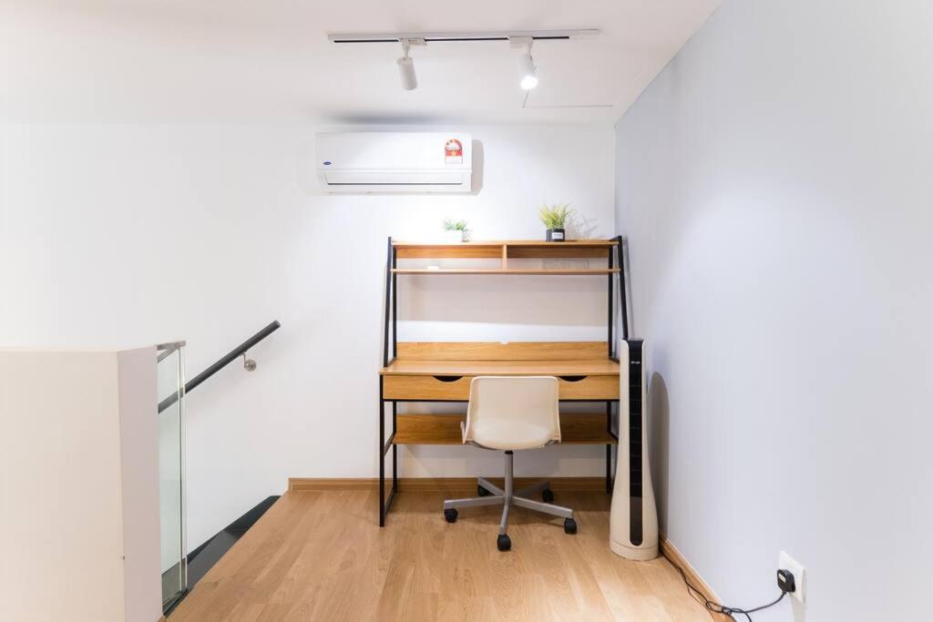Eko Cheras 3 pax by Feel Home Above Mall