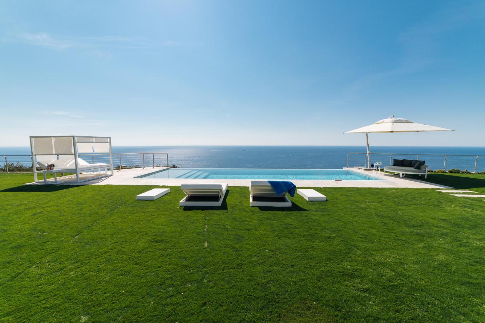 Villa Sabrina Riviera dei Fiori a Picco sul Mare con Piscina Privata ,WELLNESS & SPA view 4