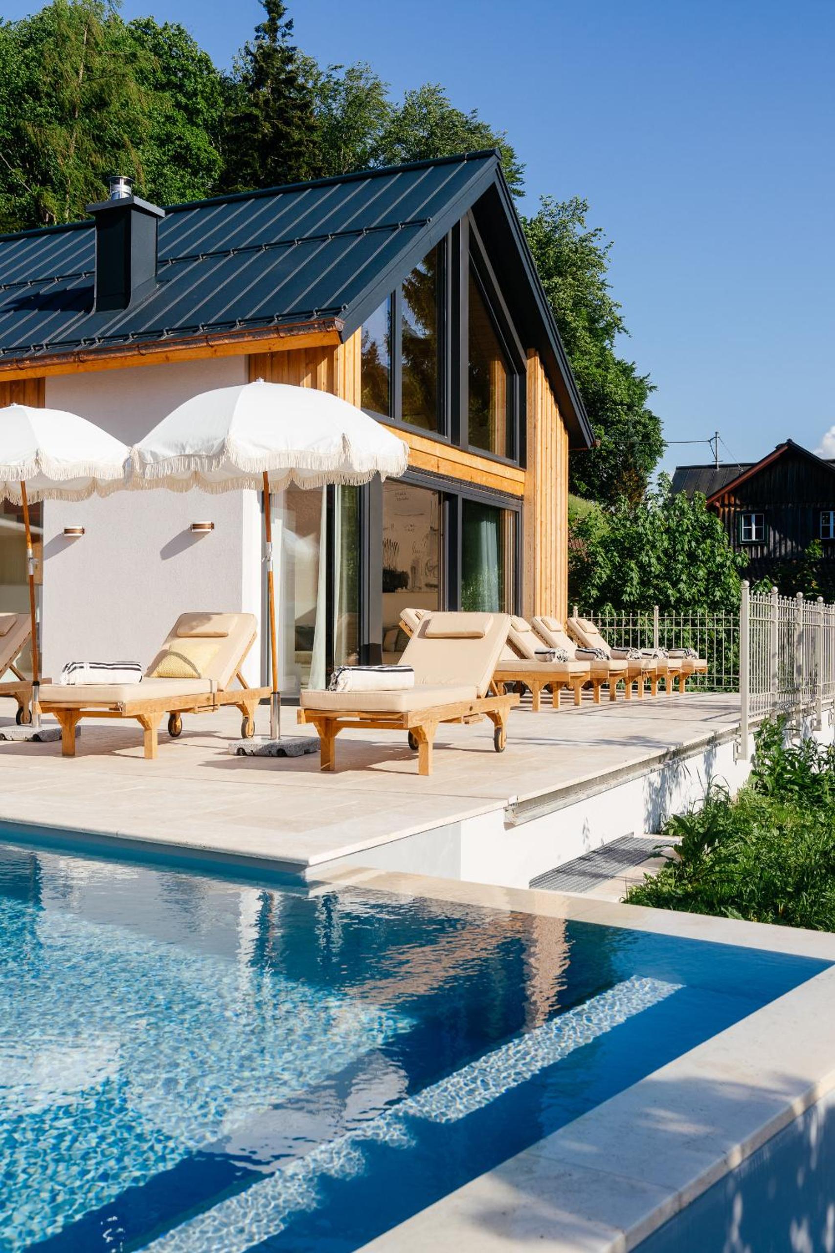 Villa Flora - a scene for all seasons