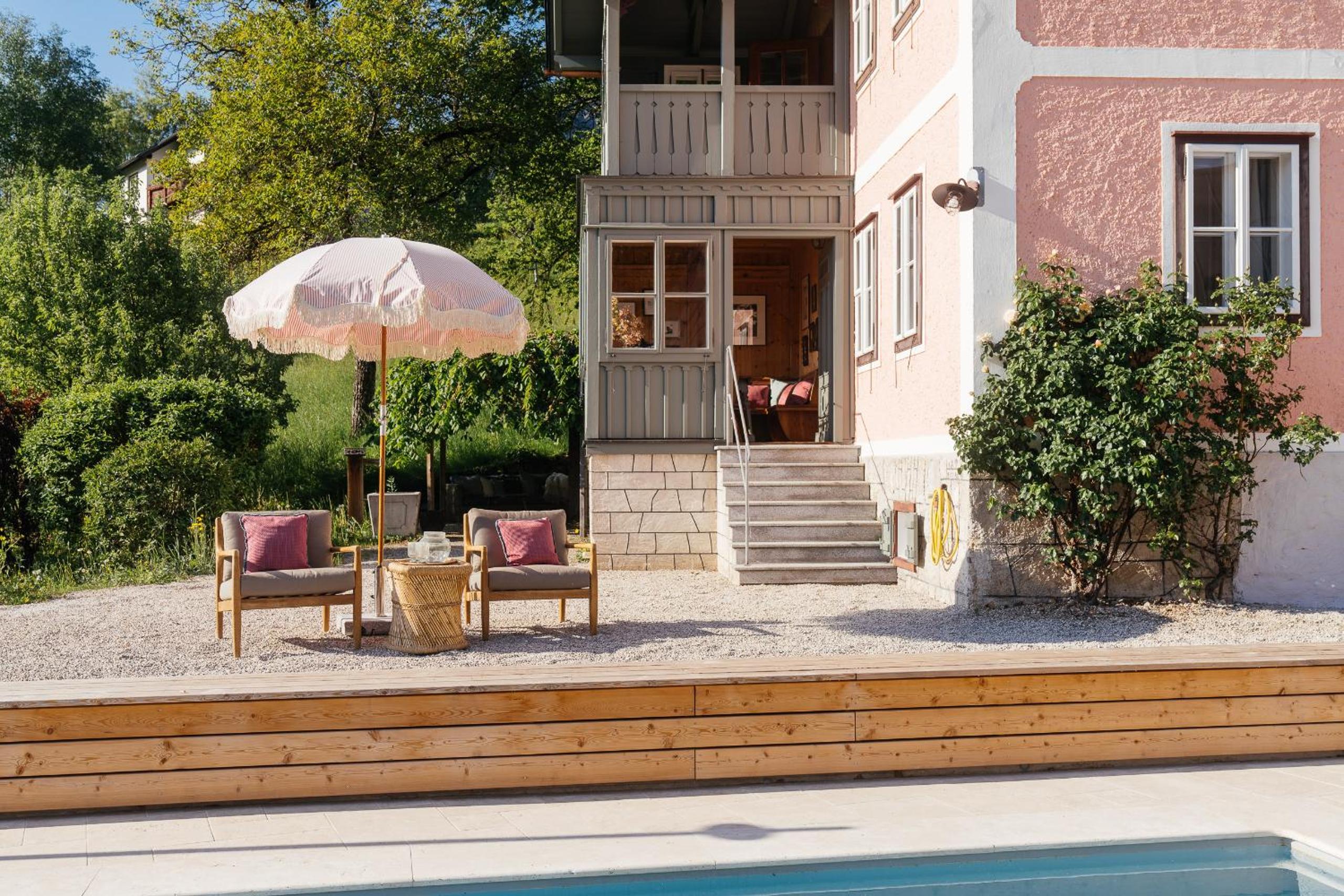 Villa Flora - a scene for all seasons