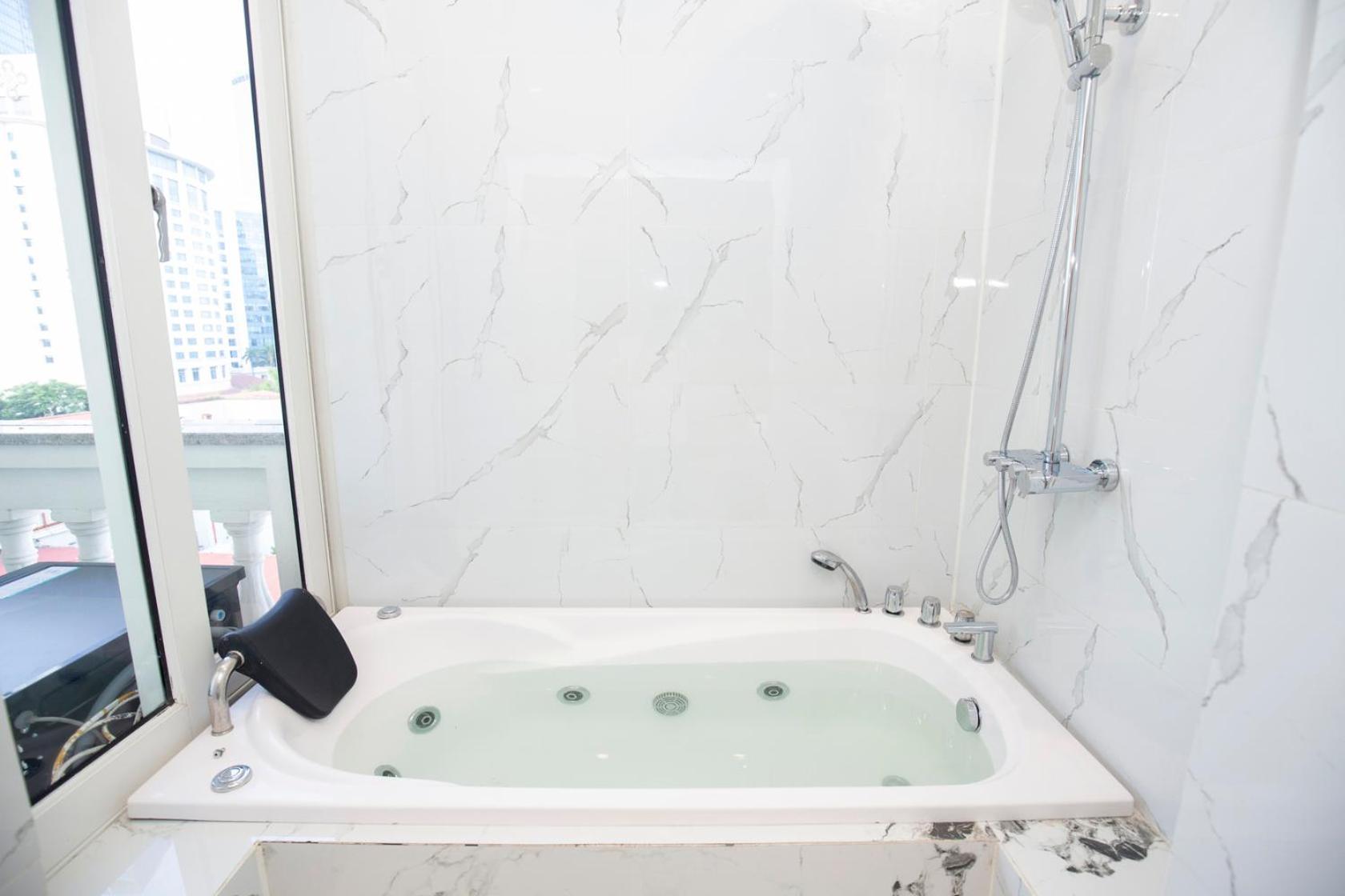 Sumitomo Tower-1 Bed Apartment & Hotel