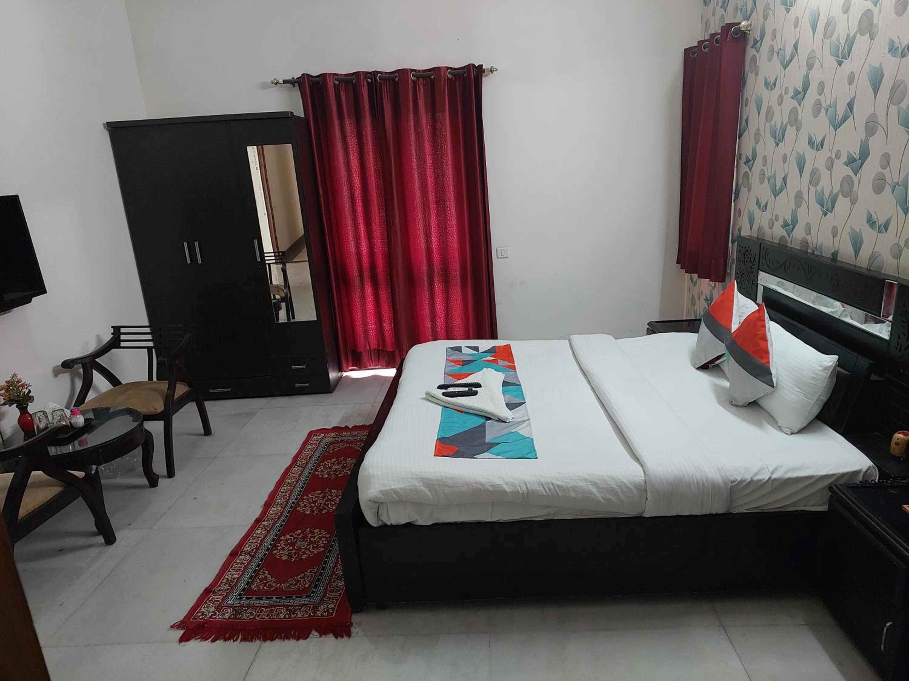 Hotel Ashray Noida view 5