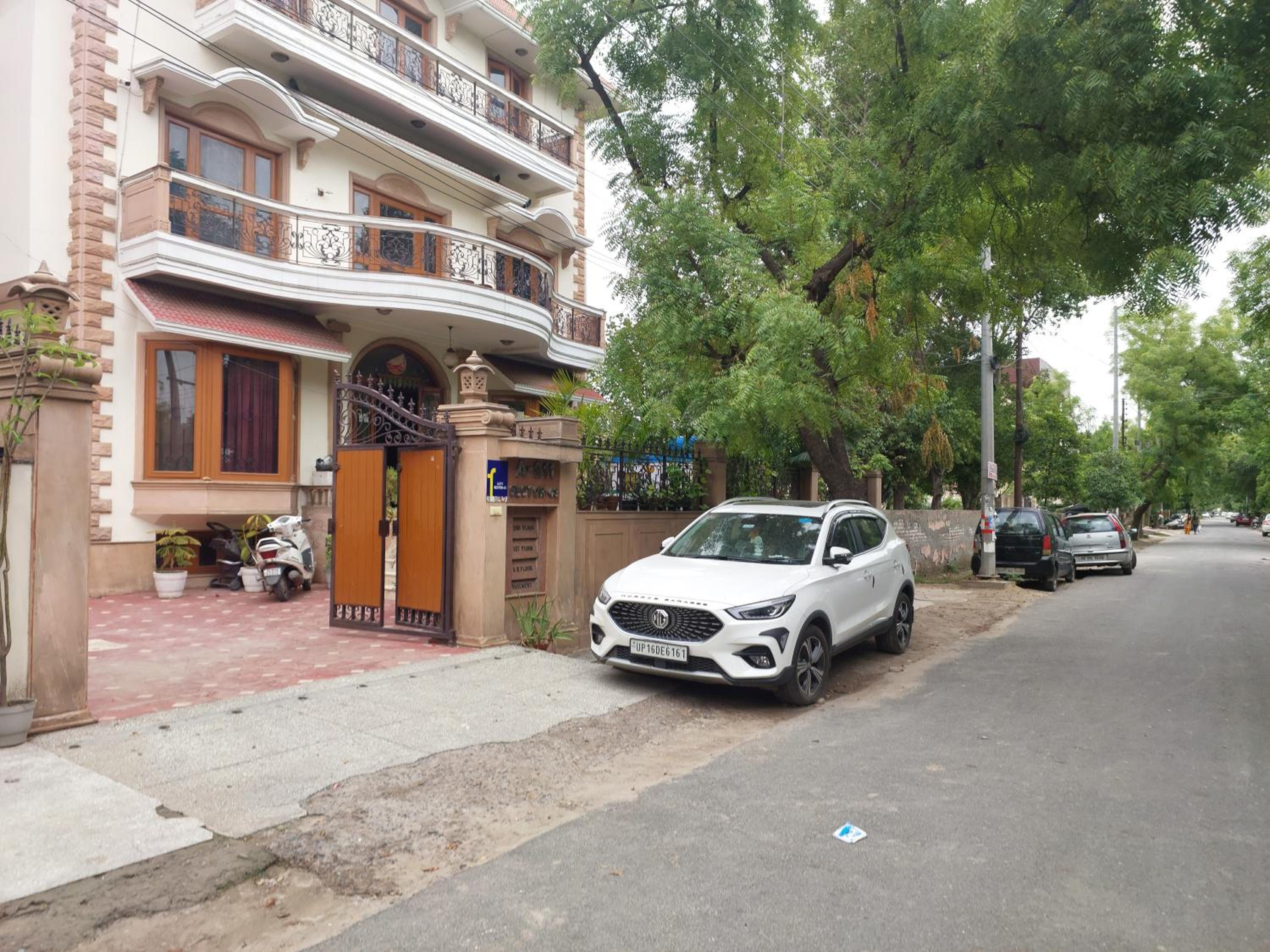 Hotel Ashray Noida view 3